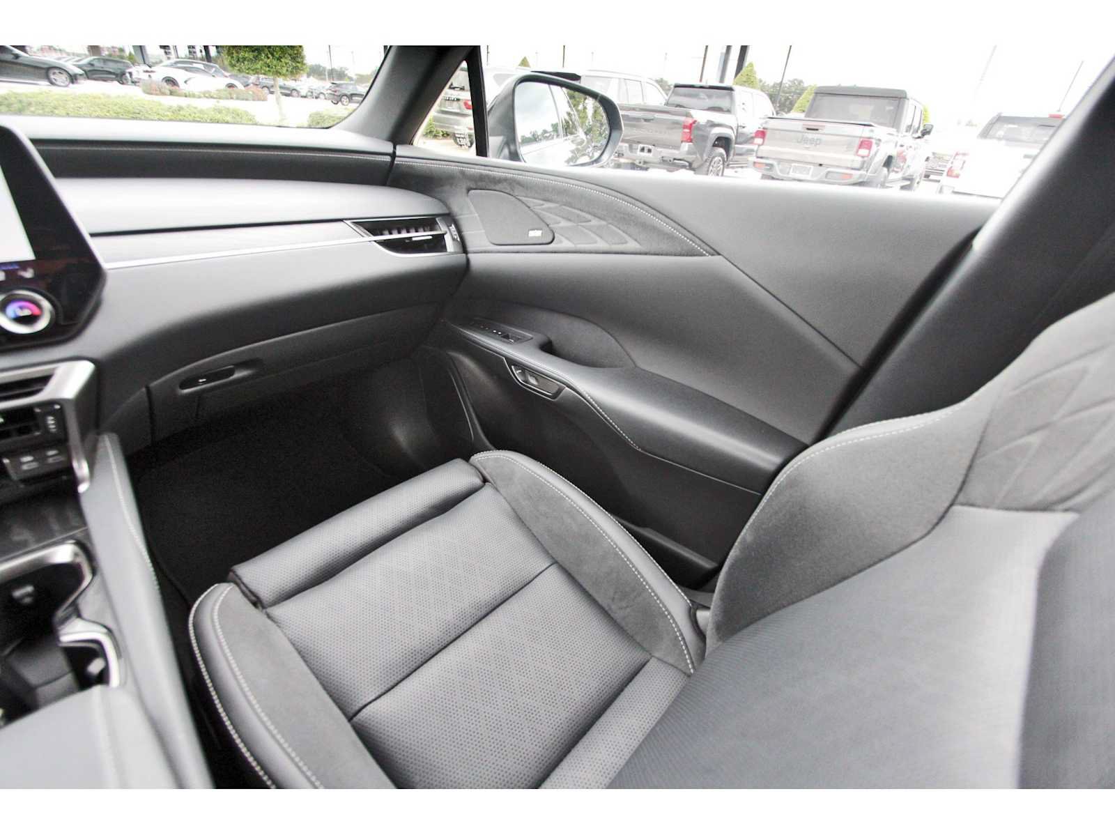 Used 2025 Lexus RX 450h AWD w/ Convenience Package image 8