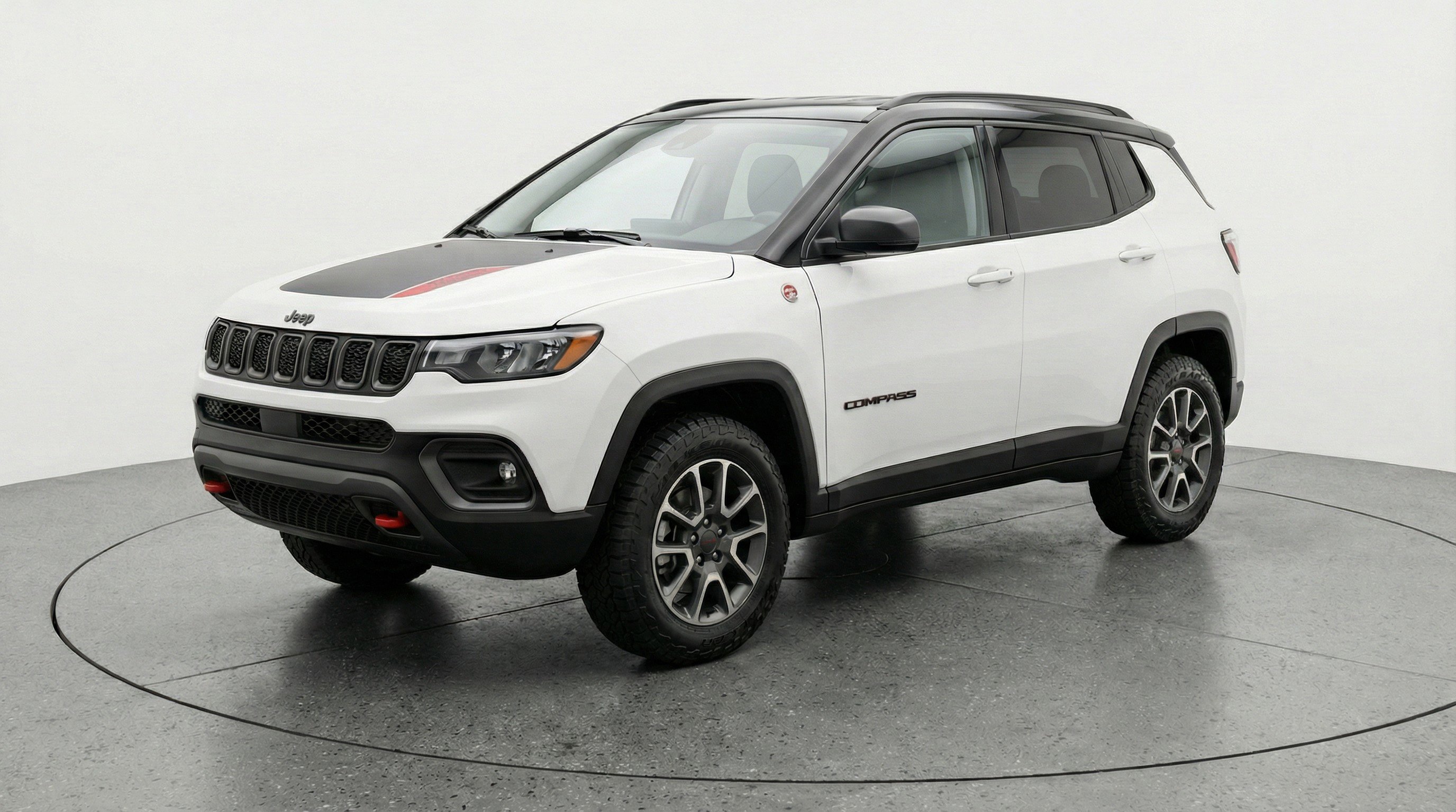 Used 2025 Jeep Compass Trailhawk image 3