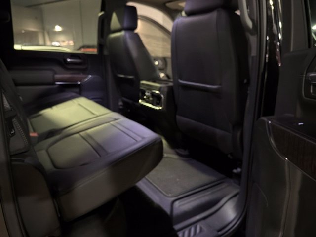 Used 2023 GMC Sierra 2500 Denali w/ Denali Black Diamond Edition AWD/4WD image 21