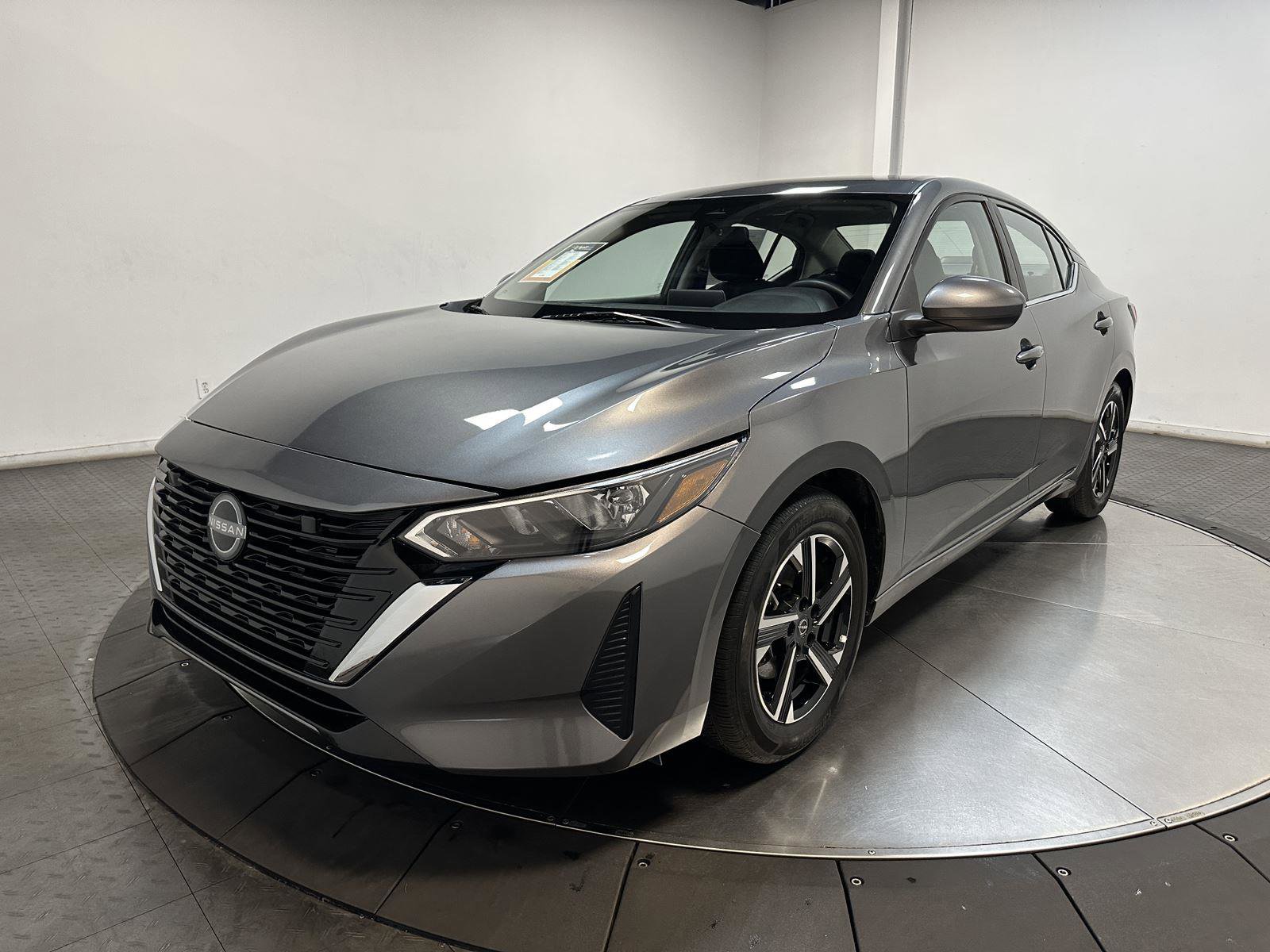 Used 2025 Nissan Sentra SV image 6