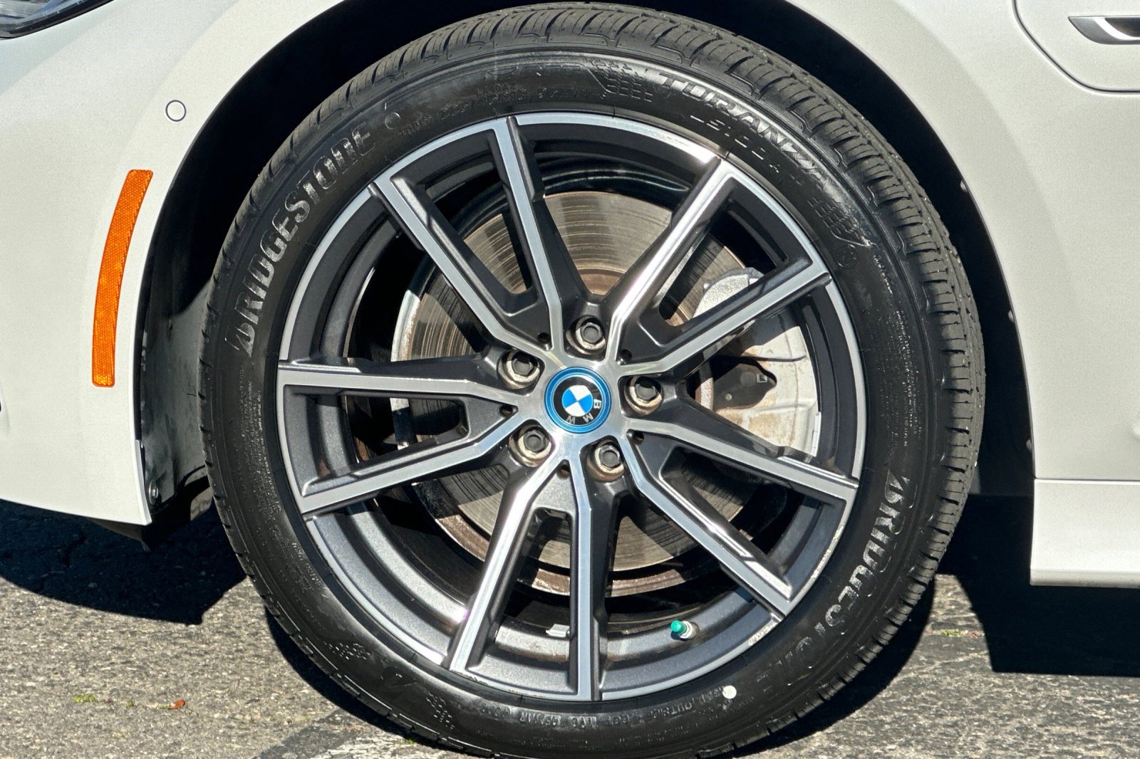 Certified 2022 BMW 330e w/ Premium Package image 36
