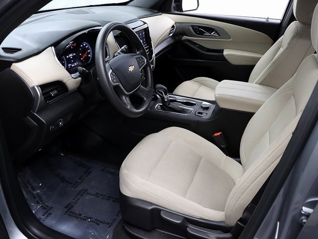 Used 2023 Chevrolet Traverse LS image 10