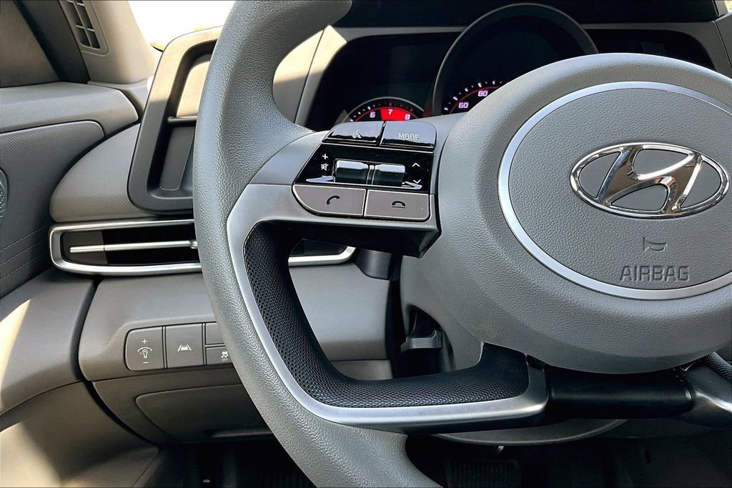Used 2023 Hyundai Elantra SEL image 9