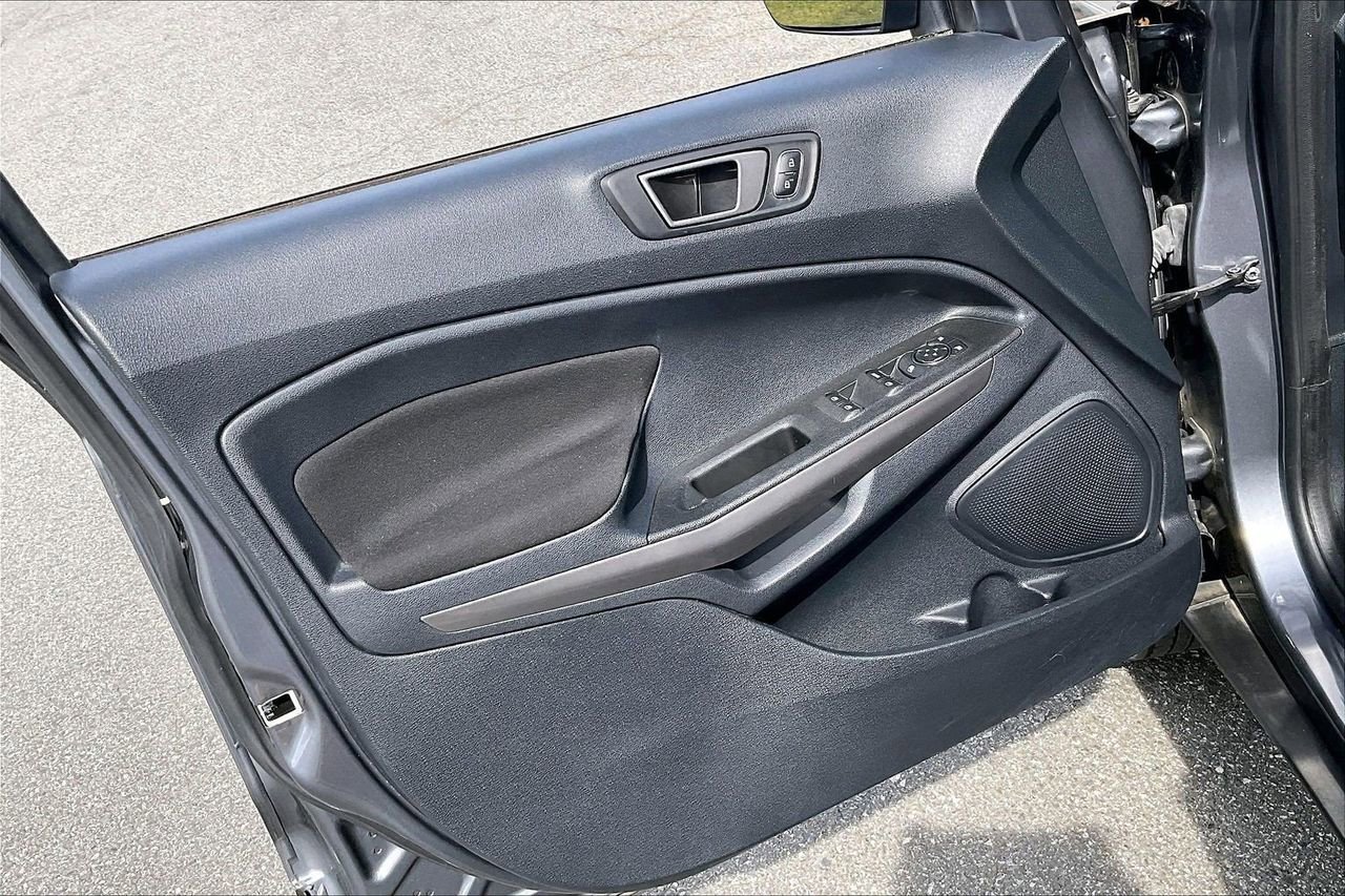 Used 2020 Ford EcoSport SE image 26