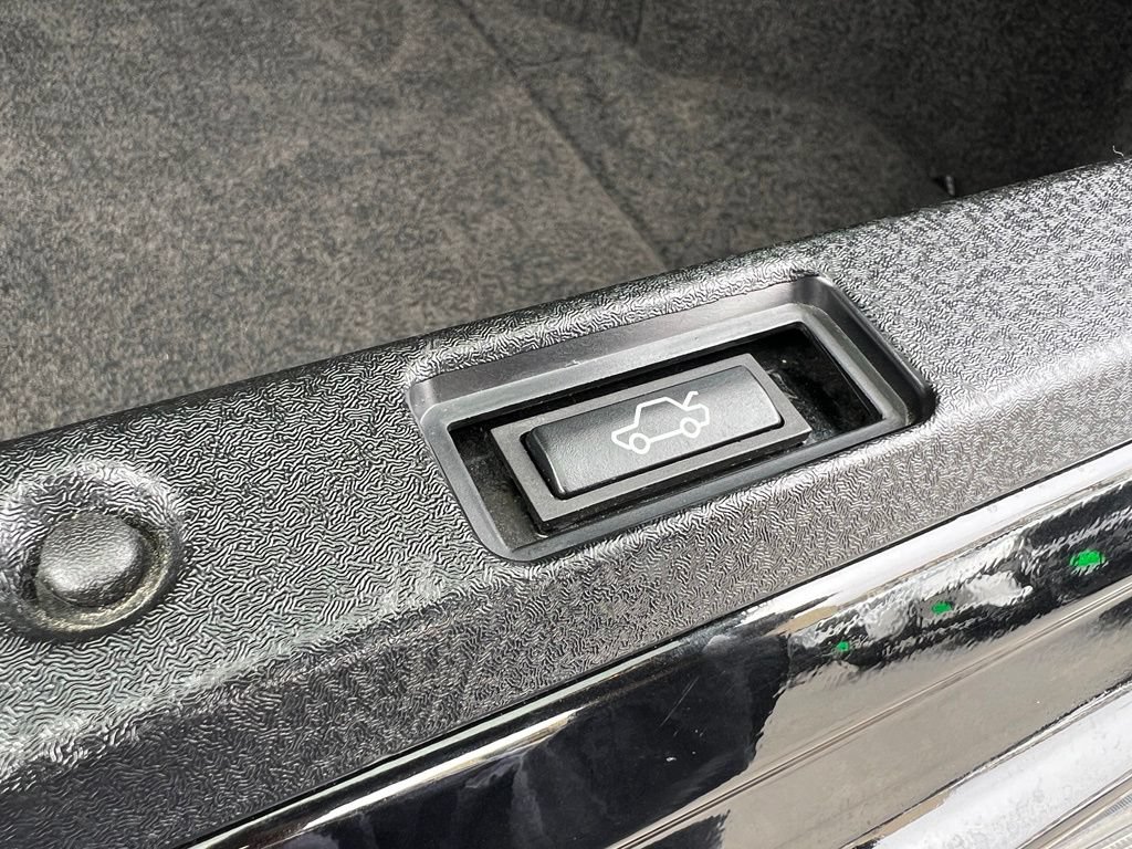 Used 2012 Land Rover Range Rover Supercharged AWD/4WD image 46