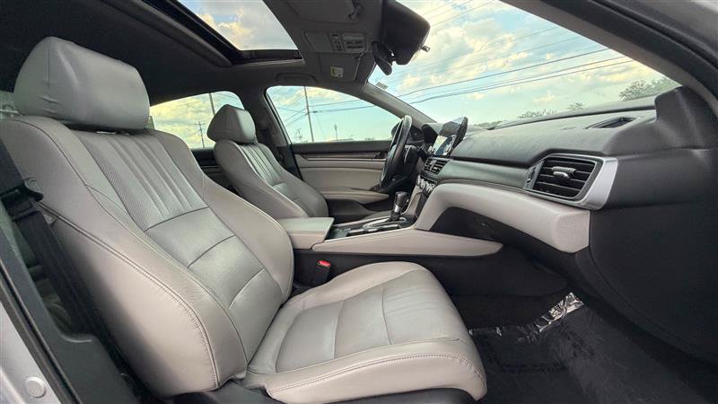 Used 2018 Honda Accord Touring image 36