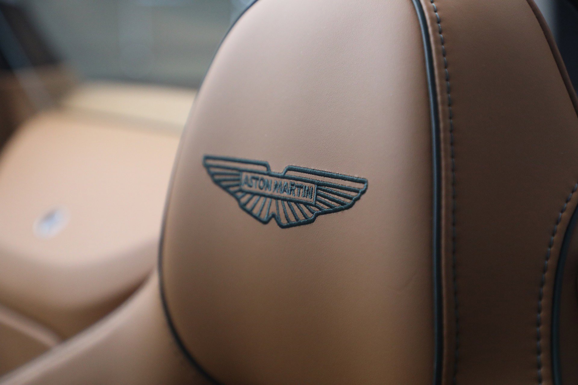 New 2026 Aston Martin V8 Vantage Roadster image 34