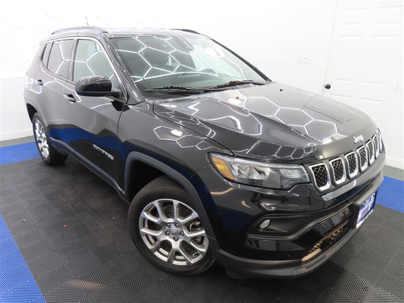 Used 2023 Jeep Compass Latitude AWD/4WD image 5