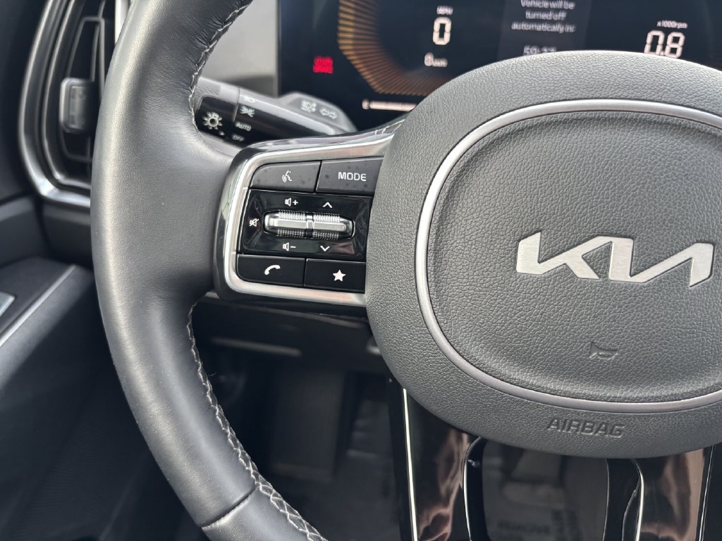 Used 2025 Kia Sorento EX AWD/4WD image 16