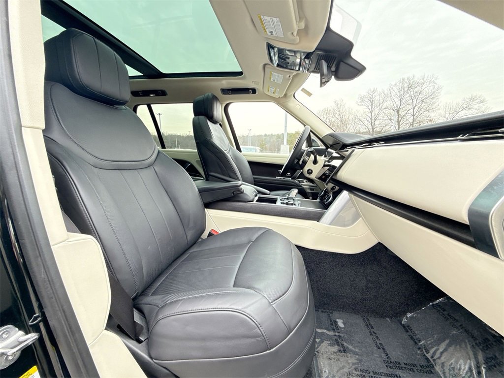 Used 2023 Land Rover Range Rover SE image 25