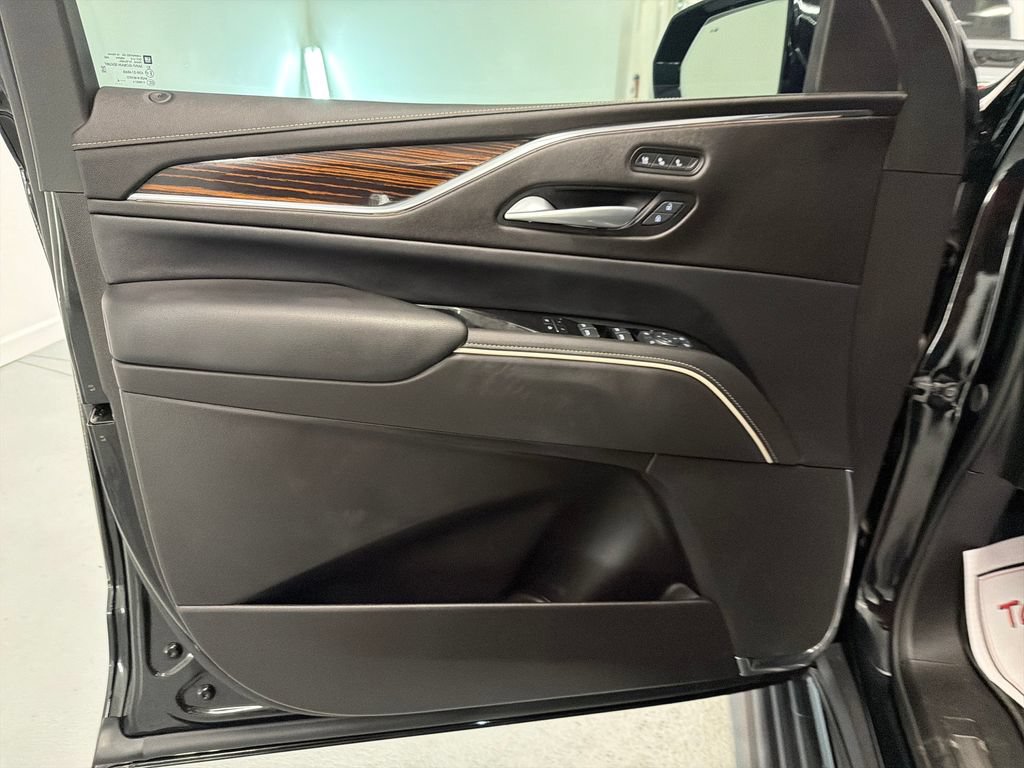 Used 2024 Cadillac Escalade ESV Premium Luxury w/ Performance Package AWD/4WD image 11