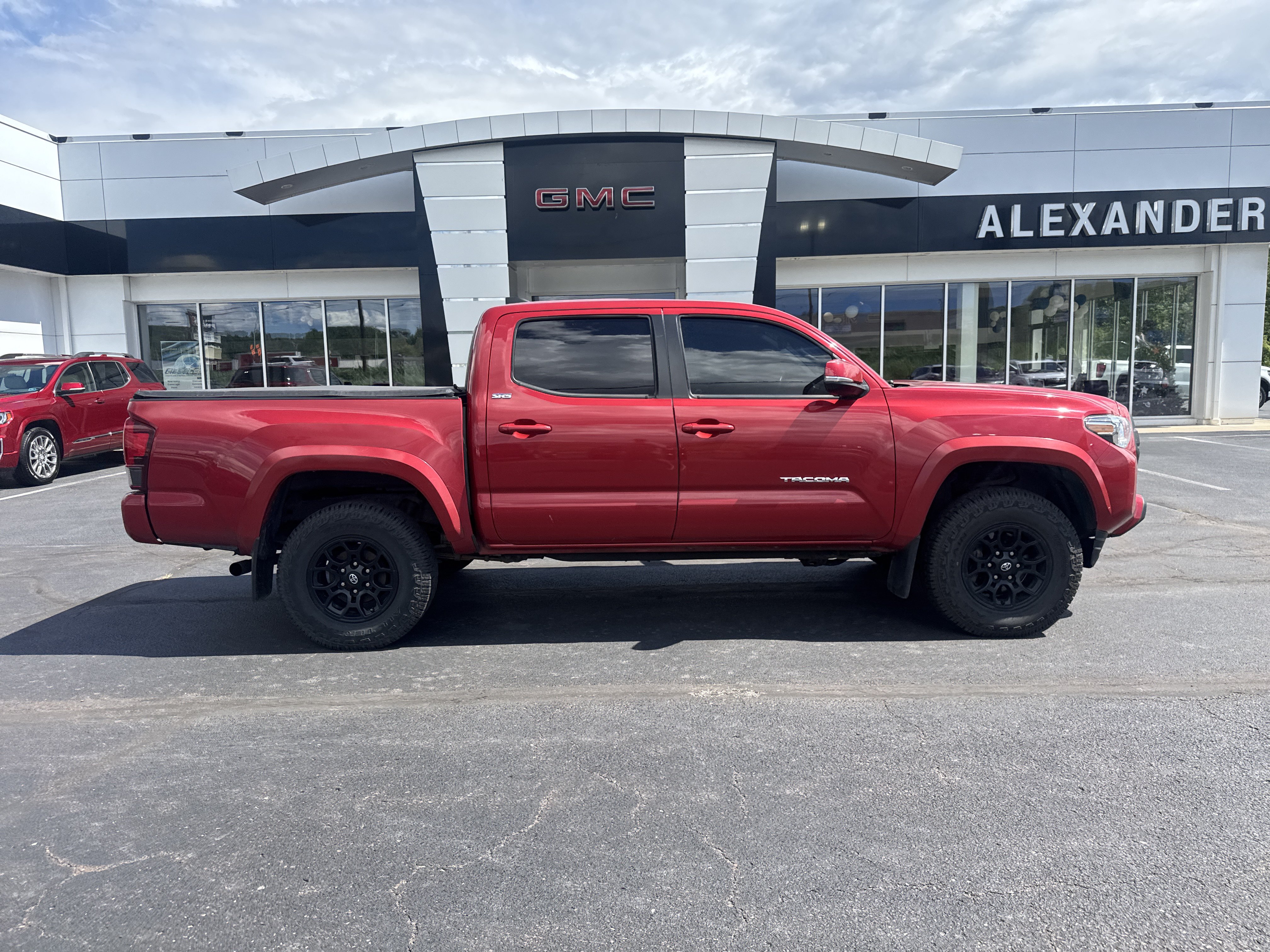 Used 2022 Toyota Tacoma SR5 w/ Technology Package AWD/4WD video 2