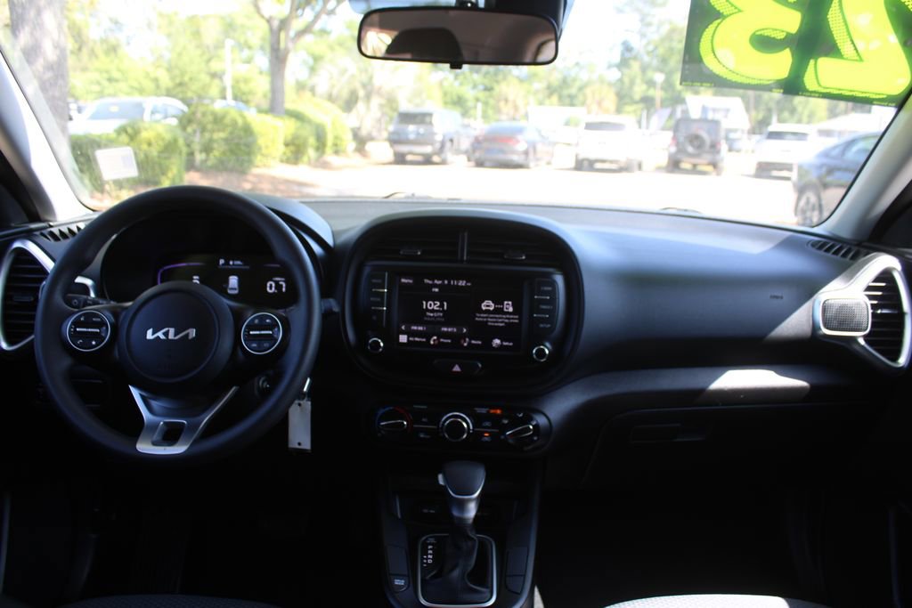 Certified 2023 Kia Soul LX image 22