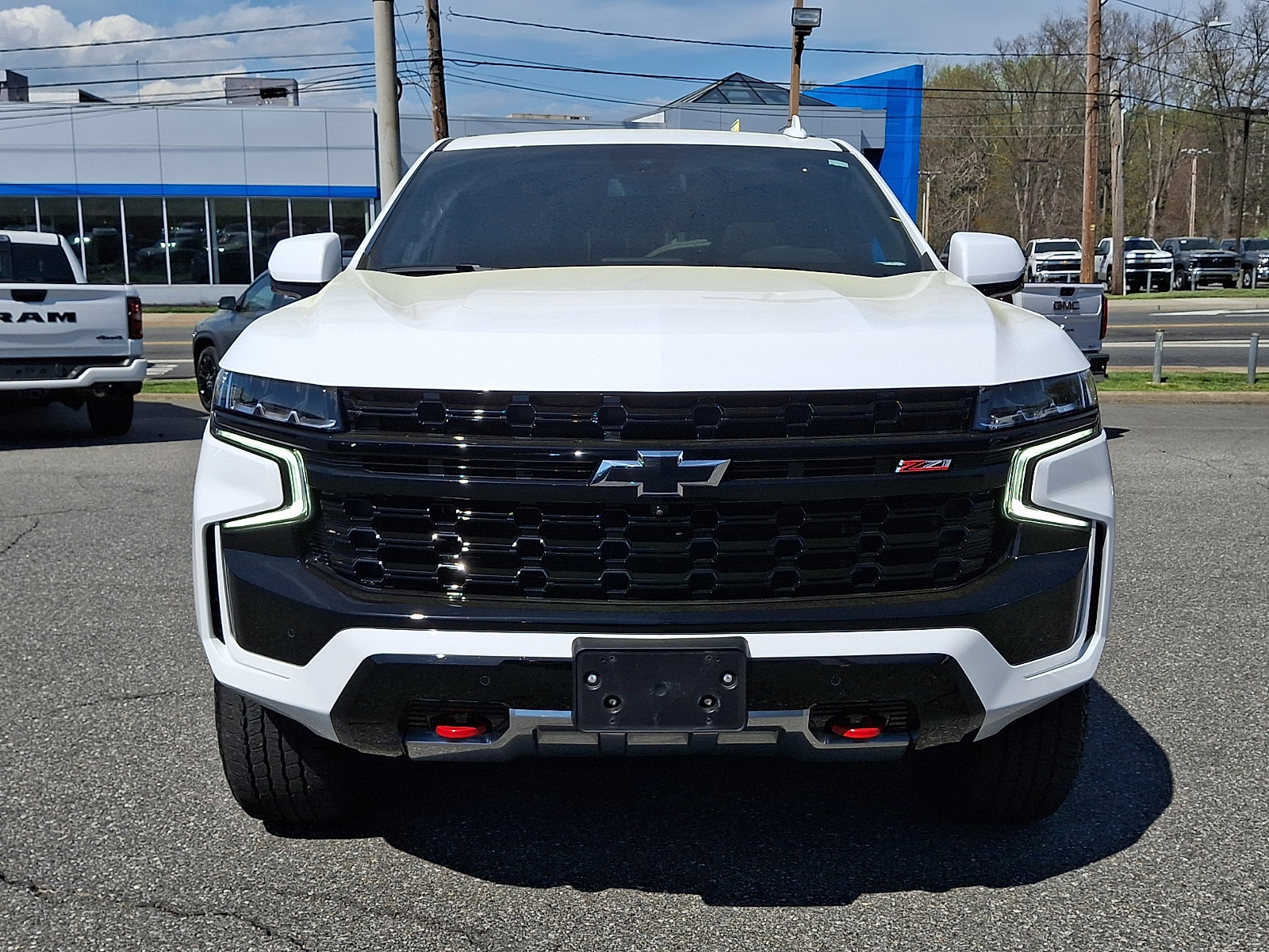 Certified 2024 Chevrolet Suburban Z71 w/ Z71 Off-Road Package AWD/4WD image 2