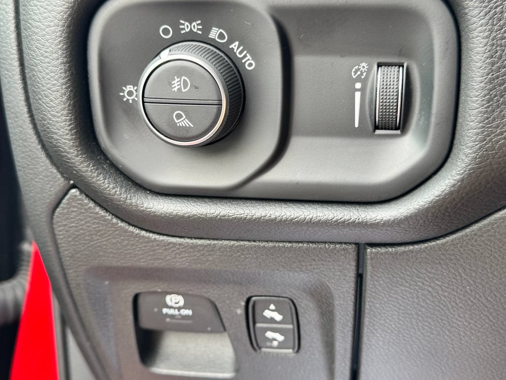 Used 2024 RAM 1500 Big Horn AWD/4WD image 30