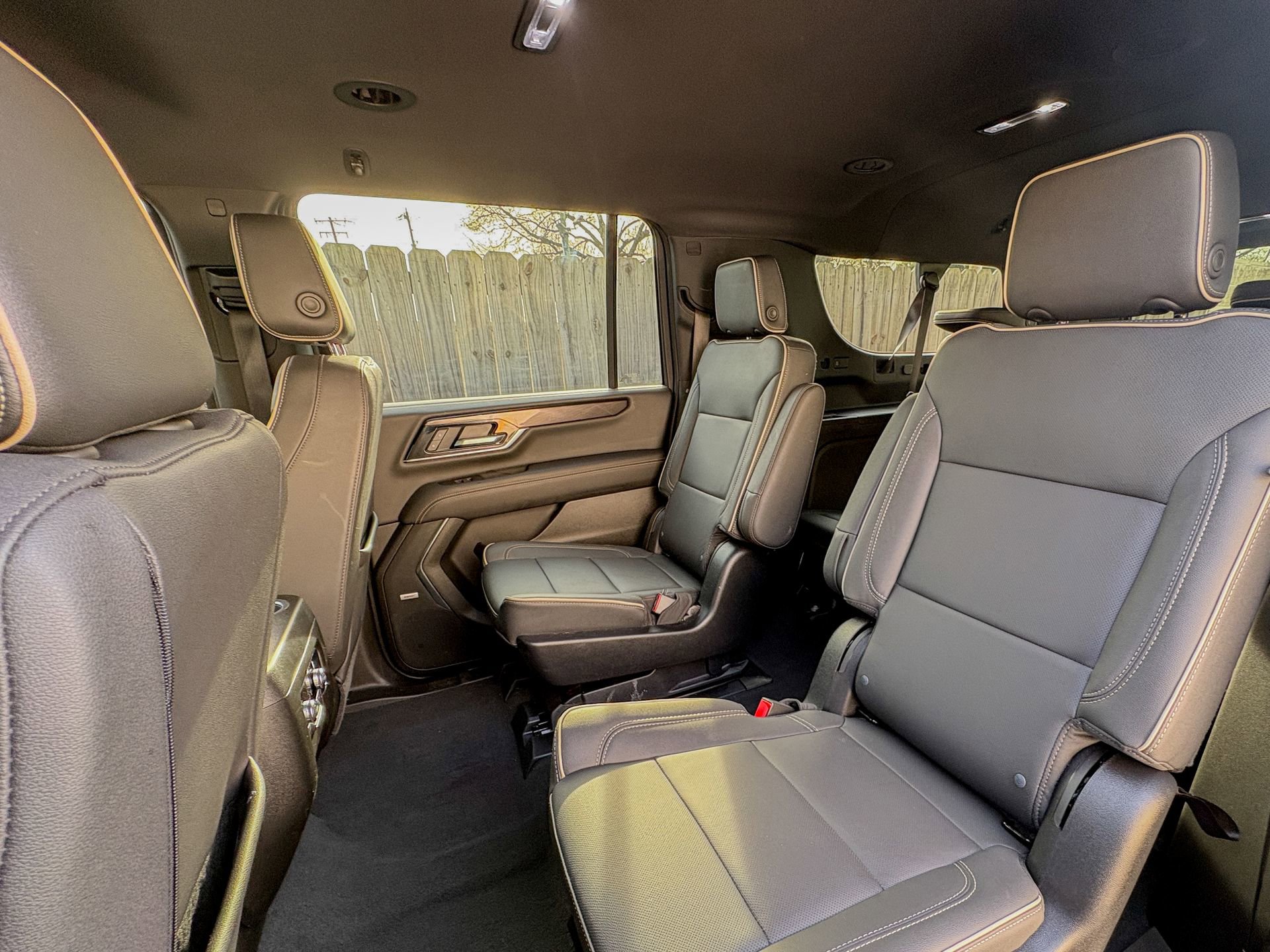 Used 2025 GMC Yukon XL Elevation image 19