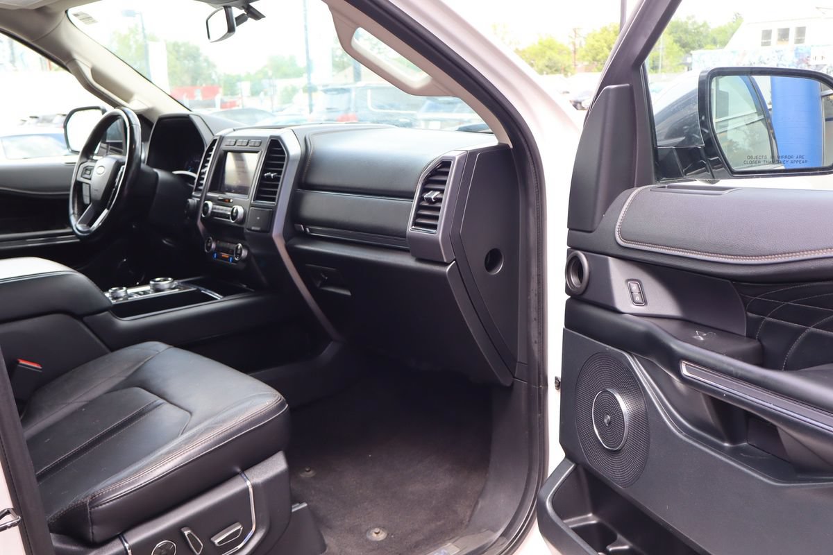Used 2019 Ford Expedition Platinum AWD/4WD image 16