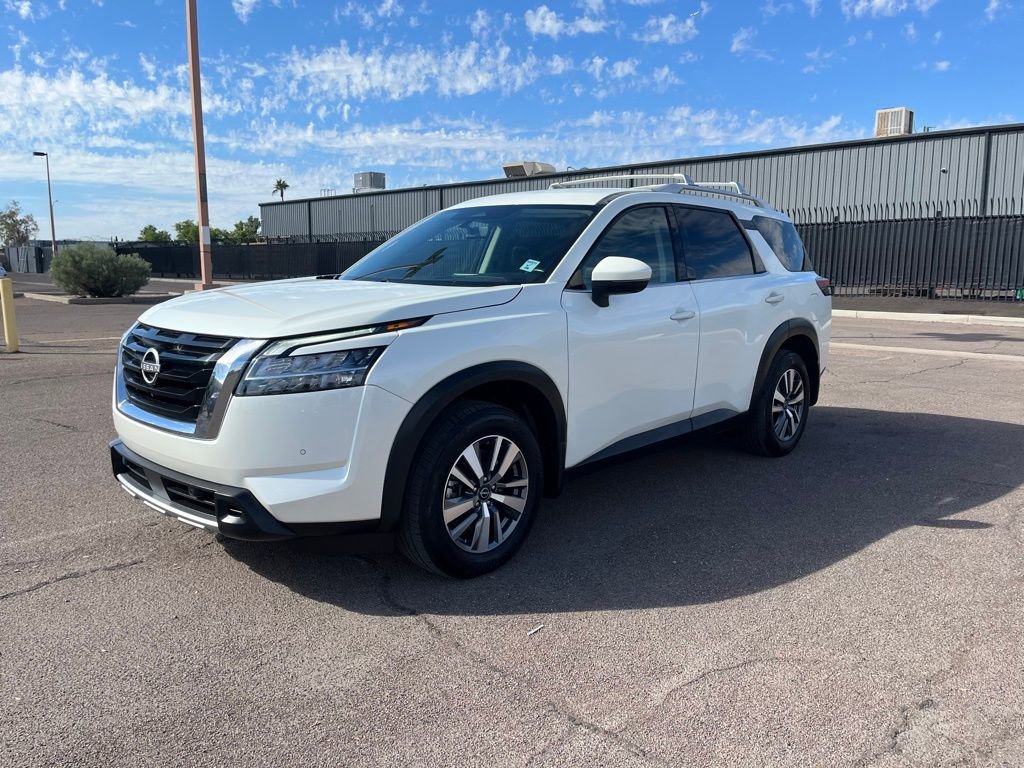 Used 2023 Nissan Pathfinder SL image 4