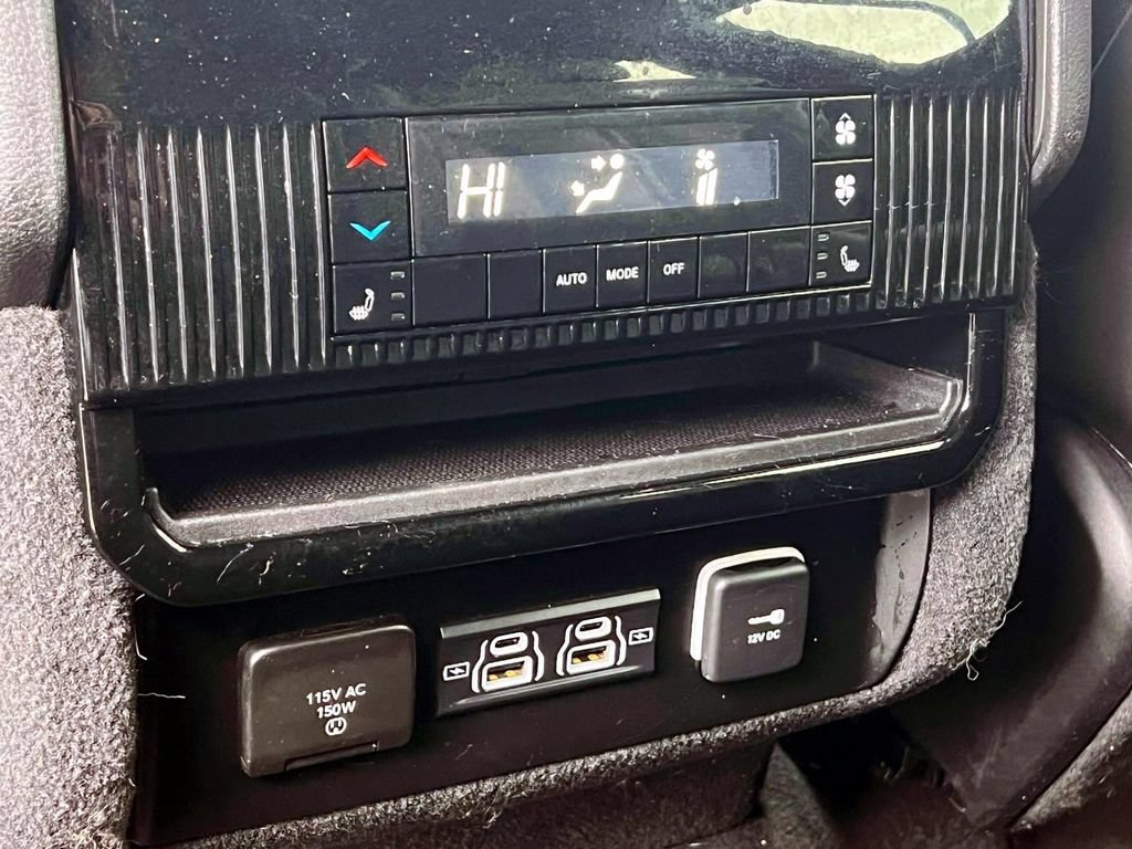 Used 2022 Jeep Wagoneer Series I w/ Convenience Group I AWD/4WD image 16