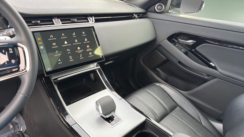 Used 2024 Land Rover Range Rover Evoque S image 24