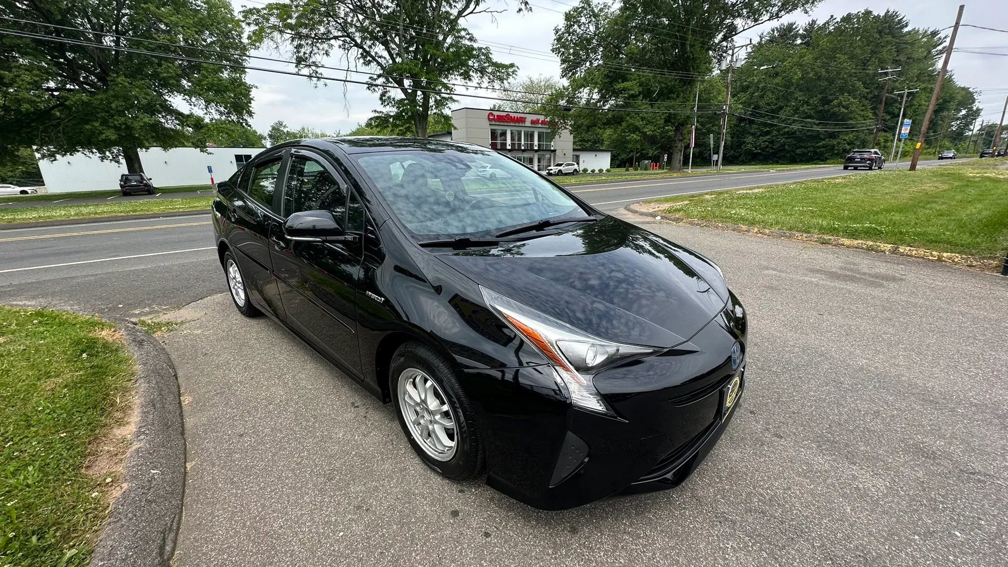 Used 2016 Toyota Prius Four w/ Advanced Technology Package FWD image 3