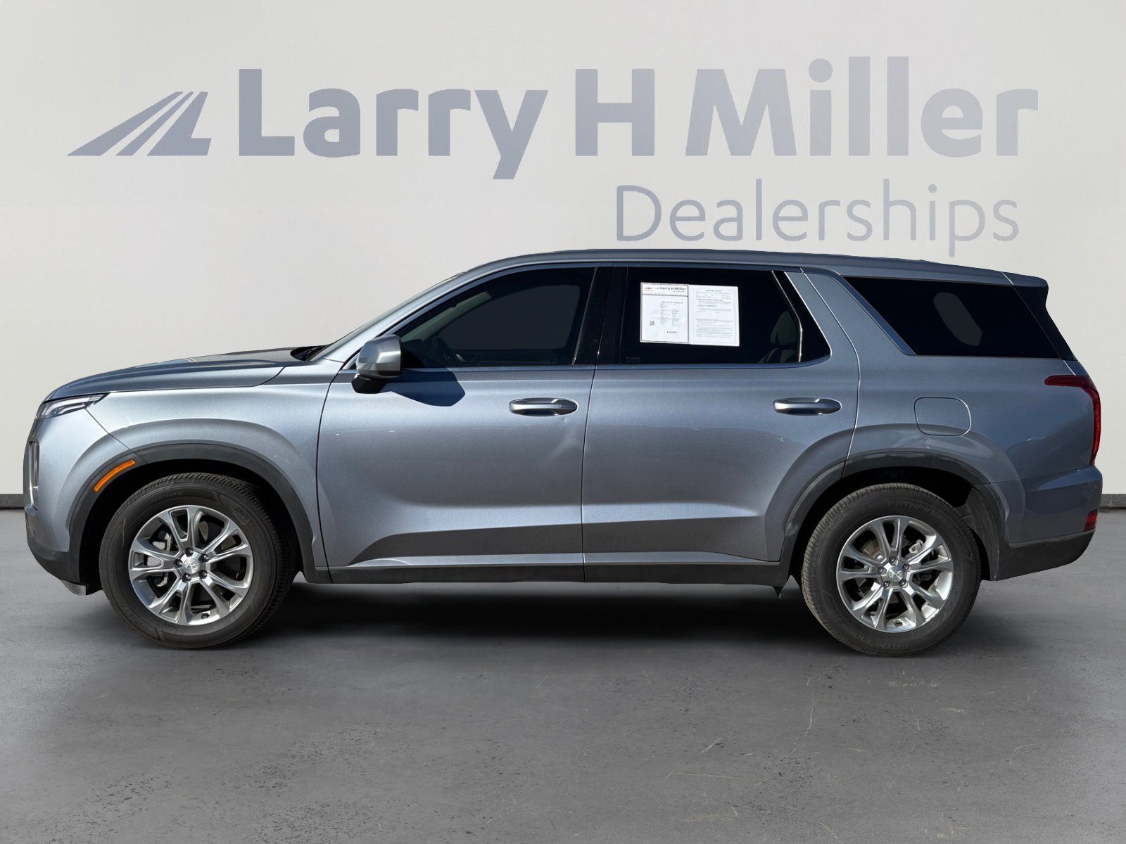Used 2020 Hyundai Palisade SE image 2