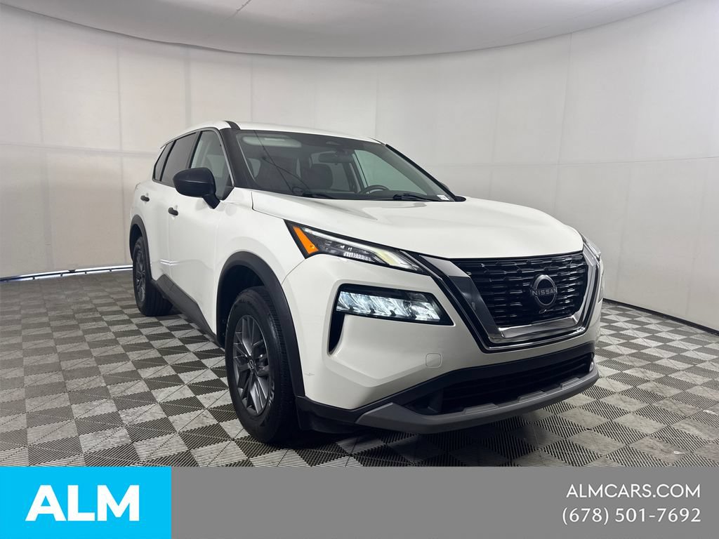 Used 2022 Nissan Rogue S FWD image 3