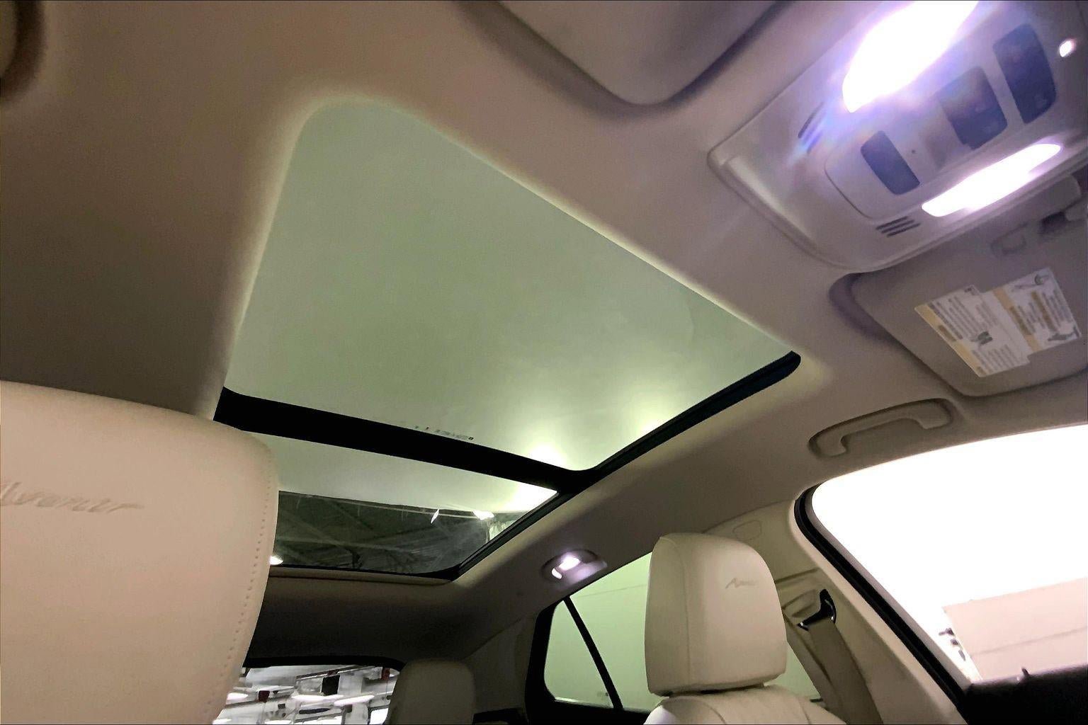 Used 2023 Buick Envision Avenir image 28