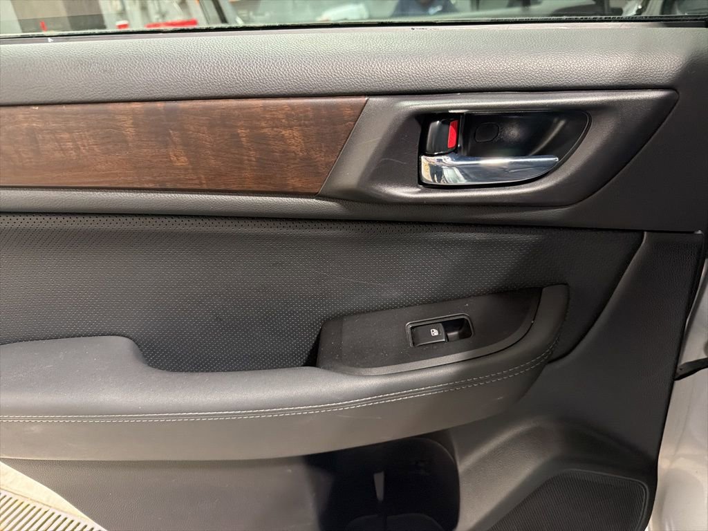 Used 2017 Subaru Outback 3.6R Limited image 23