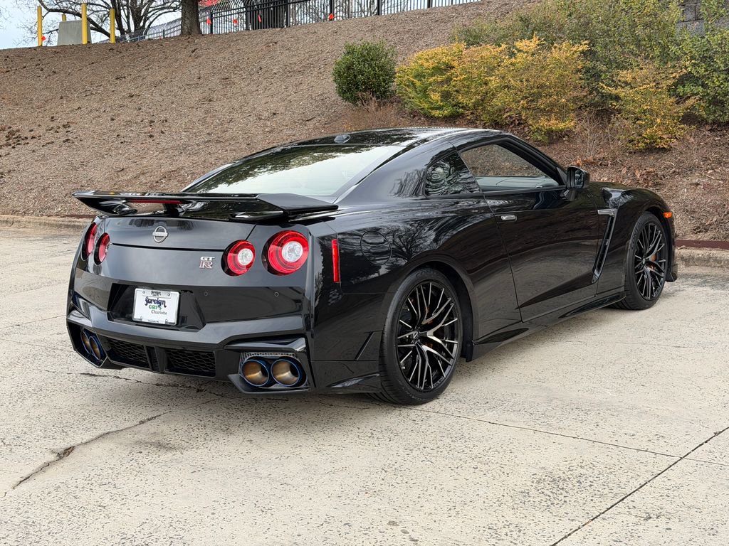 Used 2024 Nissan GT-R Premium w/ Floor Mat Package image 3