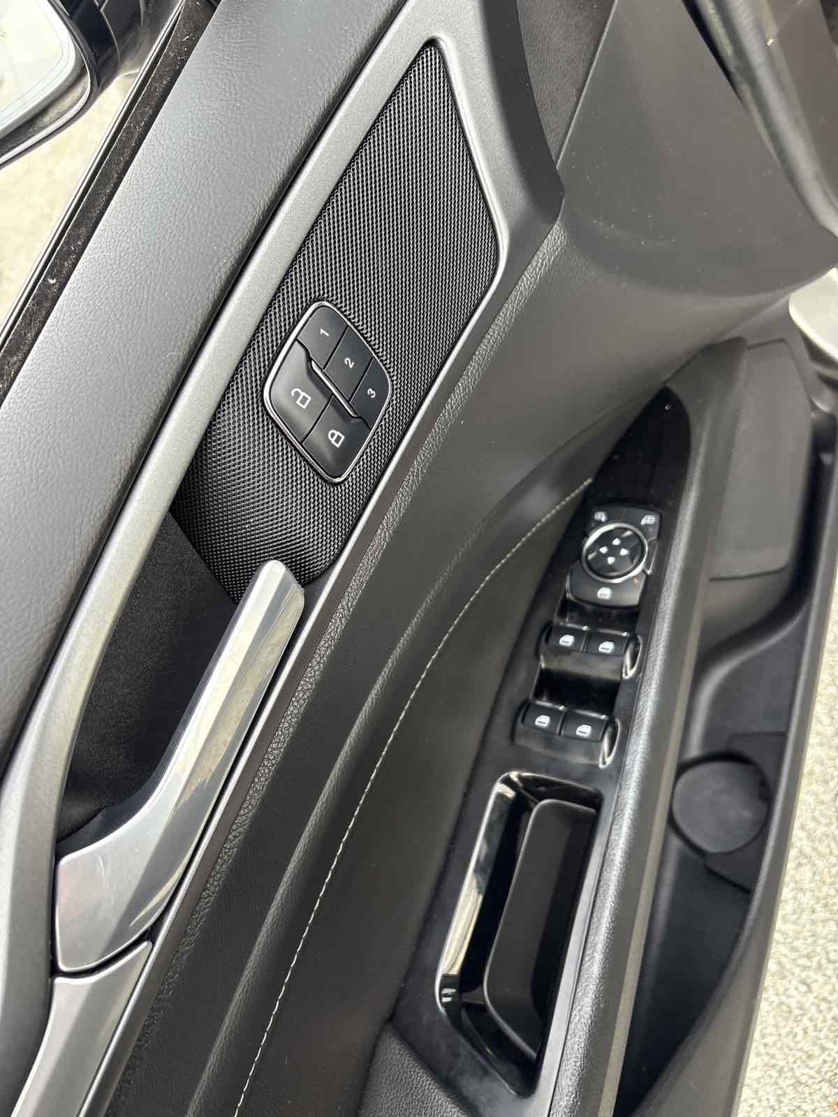 Used 2015 Ford Fusion Titanium FWD image 7