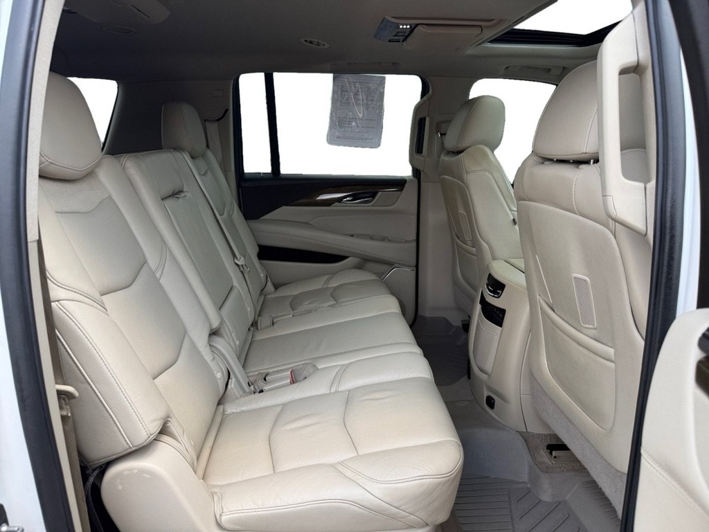 Used 2019 Cadillac Escalade ESV Luxury AWD/4WD image 14