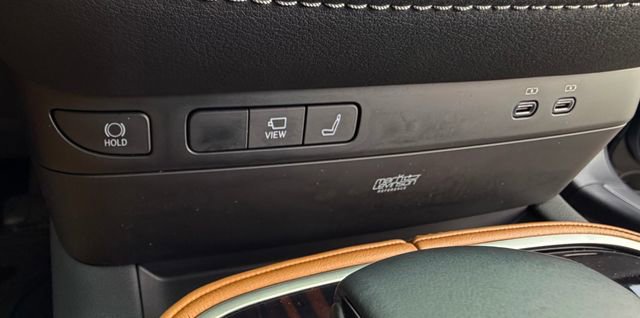 Certified 2024 Lexus LS 500 AWD image 33
