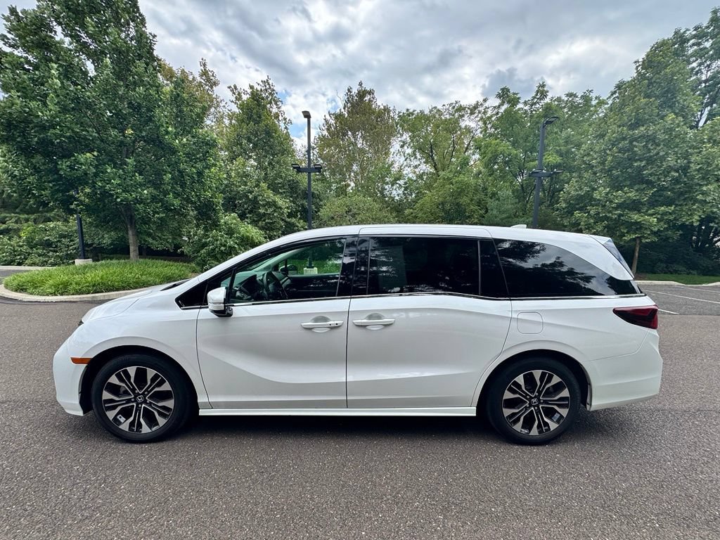 Used 2025 Honda Odyssey Elite image 8