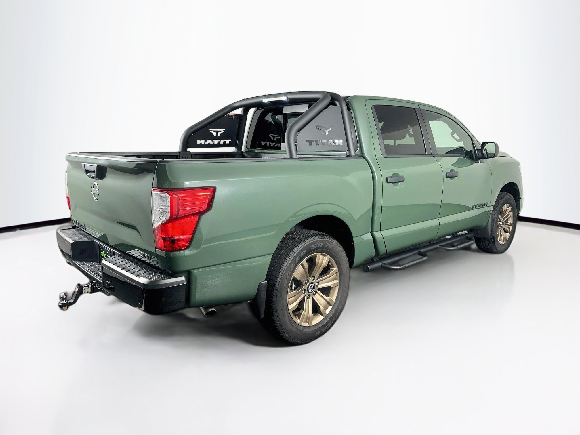 Used 2024 Nissan Titan SV w/ SV Bronze Edition Package RWD image 9