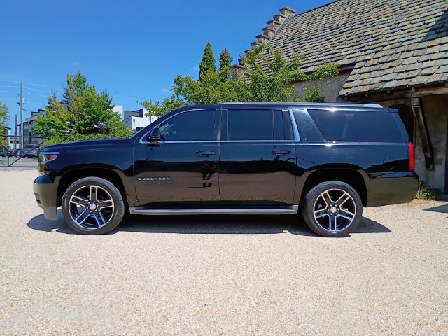 Used 2015 Chevrolet Suburban LT RWD image 6