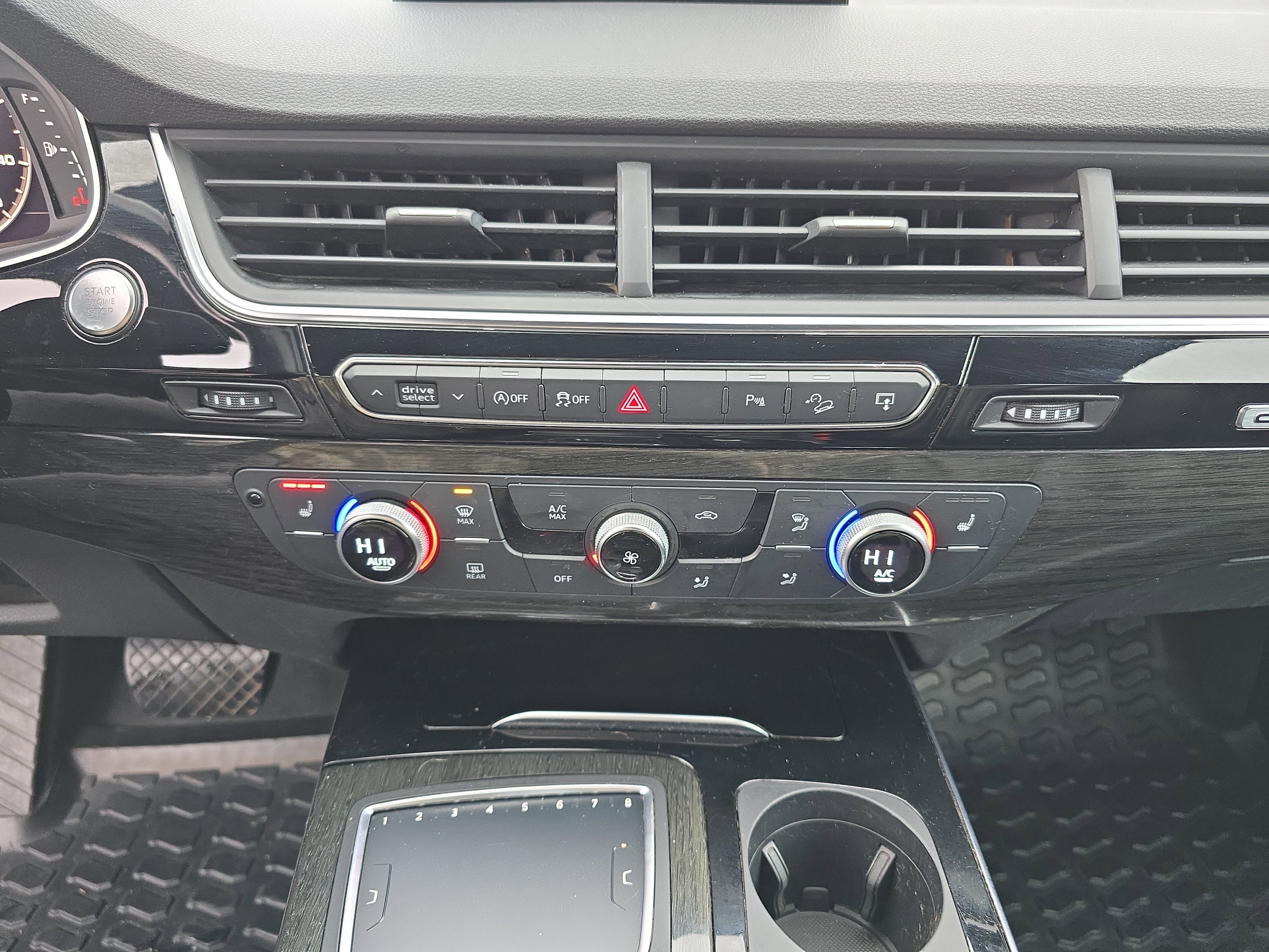 Used 2017 Audi Q7 3.0T Premium Plus w/ Premium Plus Package image 31