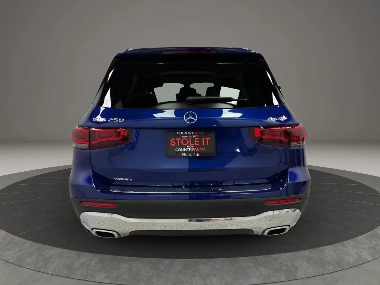 Used 2022 Mercedes-Benz GLB 250 4MATIC w/ Premium Package Lite image 4