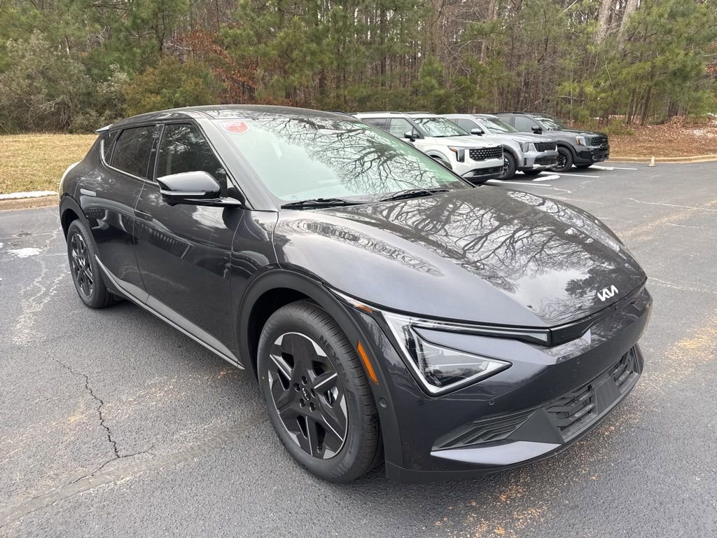 New 2025 Kia EV6 Light w/ Light LR Technology Package
