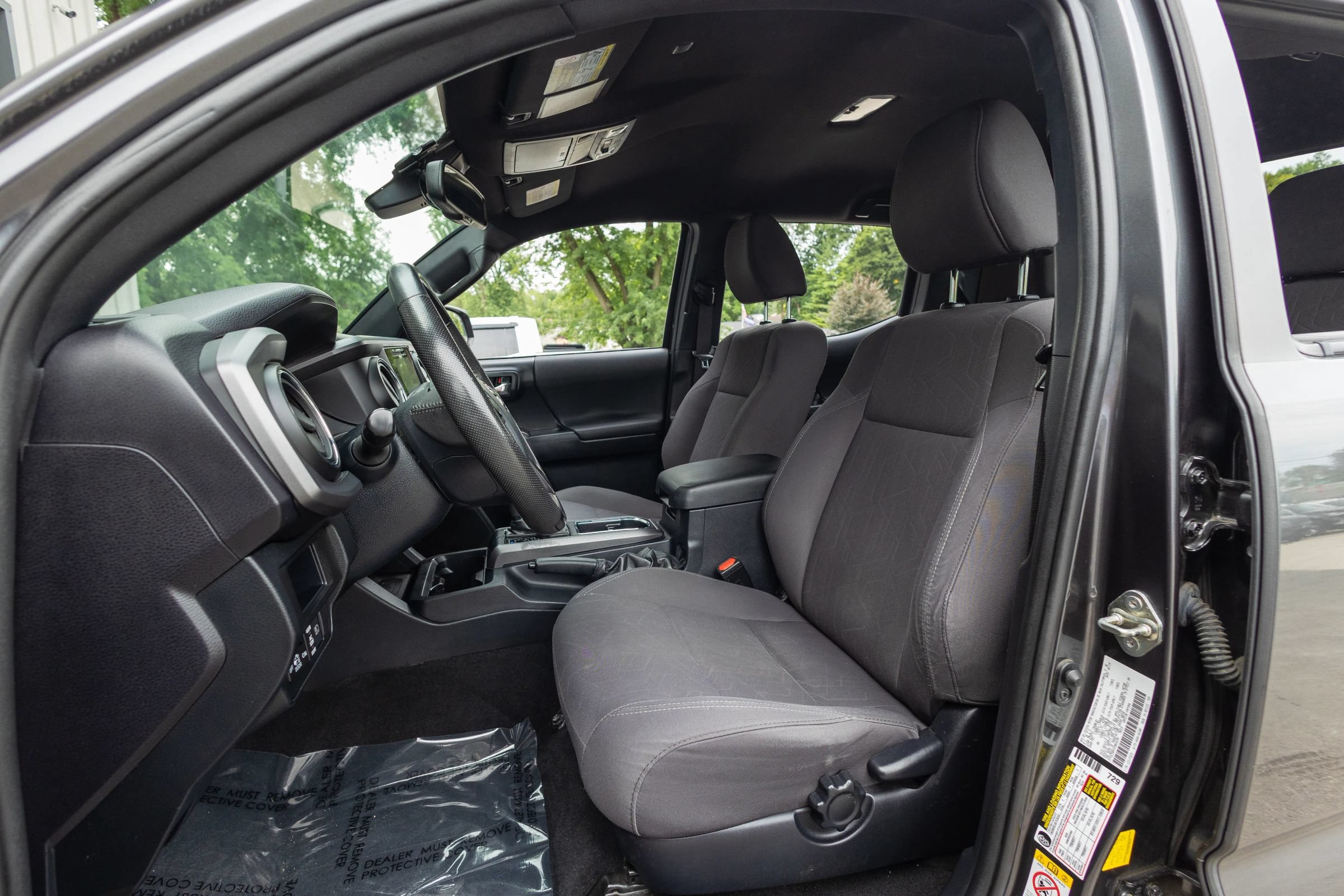 Used 2019 Toyota Tacoma TRD Sport AWD/4WD image 12