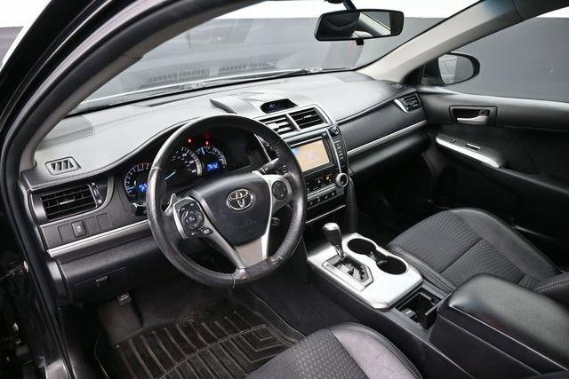 Used 2012 Toyota Camry SE FWD image 9