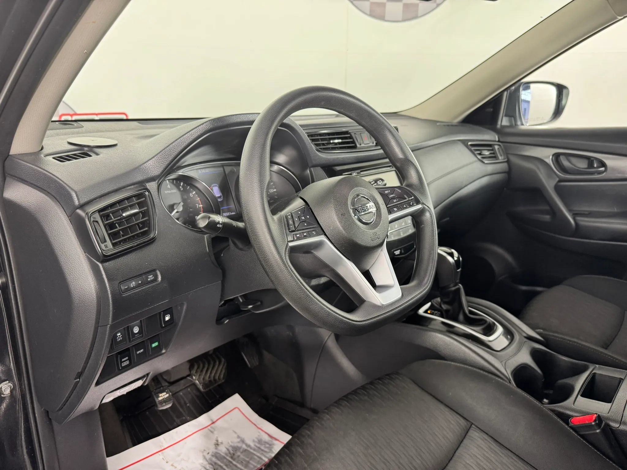 Used 2019 Nissan Rogue S AWD/4WD image 10