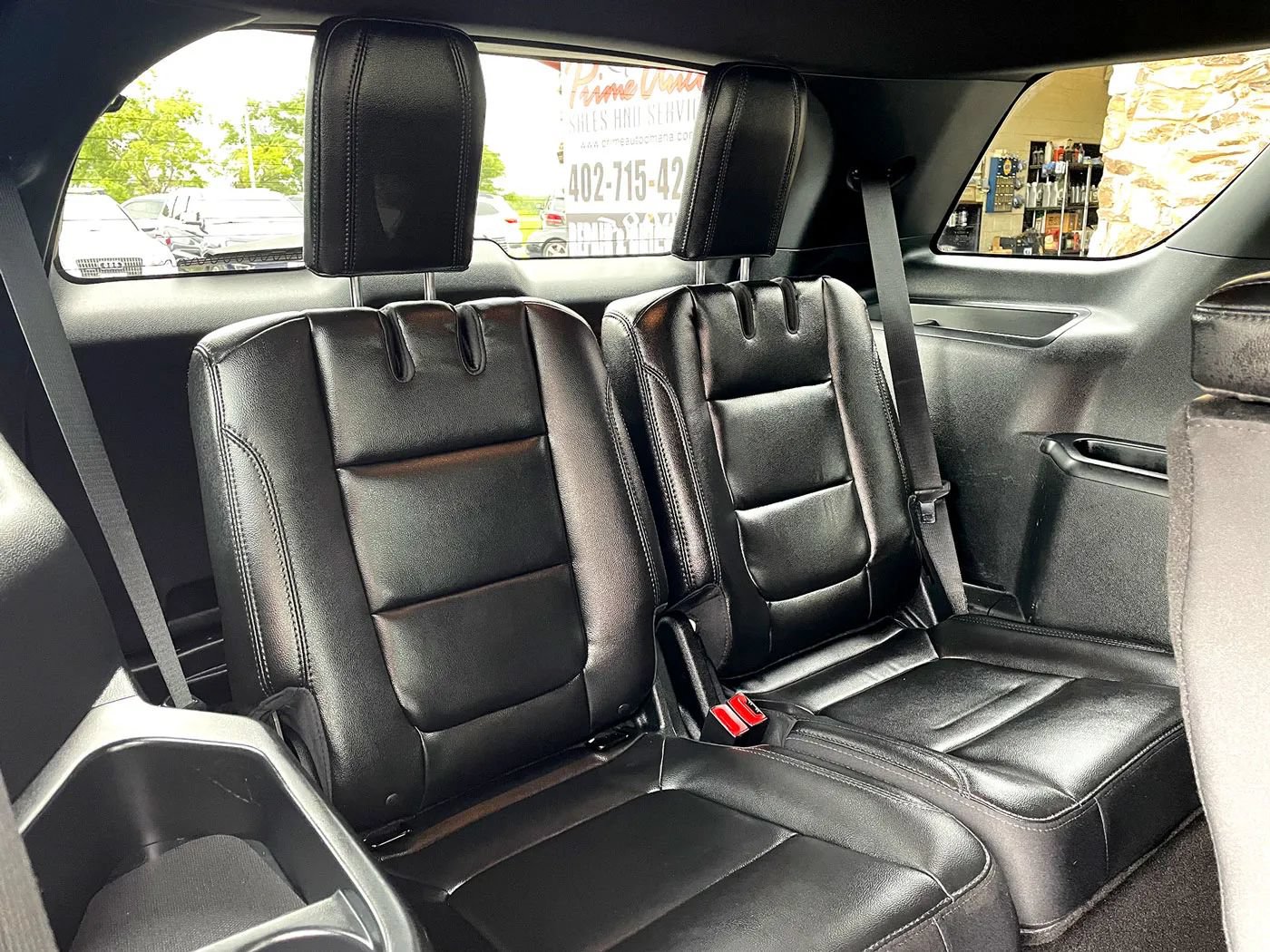 Used 2018 Ford Explorer XLT w/ Equipment Group 202A AWD/4WD image 12