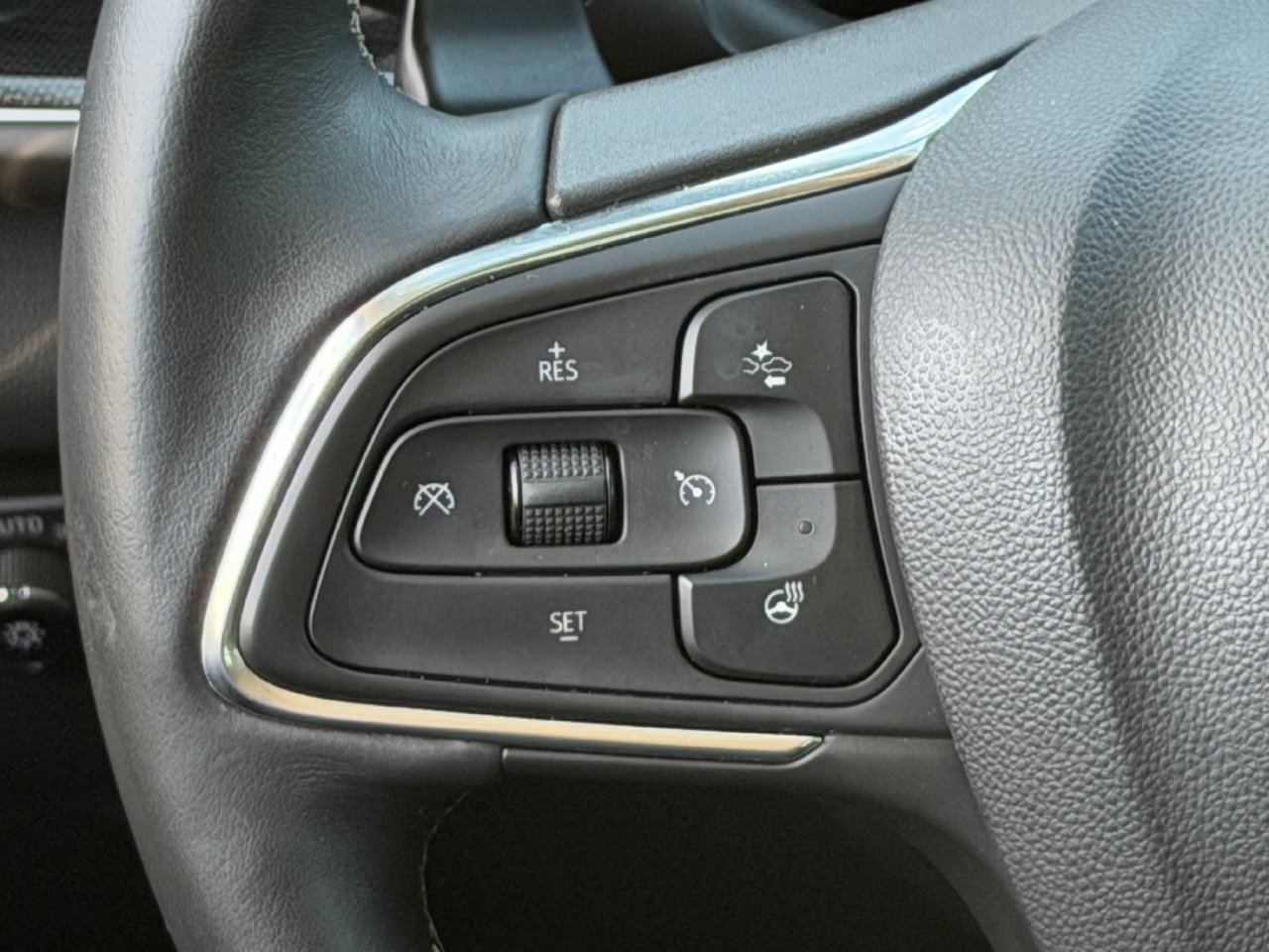 Used 2023 Buick Envision Essence w/ Technology Package I AWD/4WD image 13