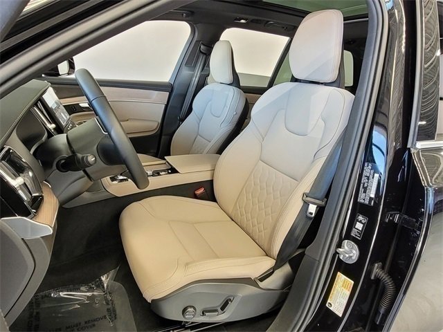 Certified 2026 Volvo XC90 B6 Plus w/ Protection Package image 7