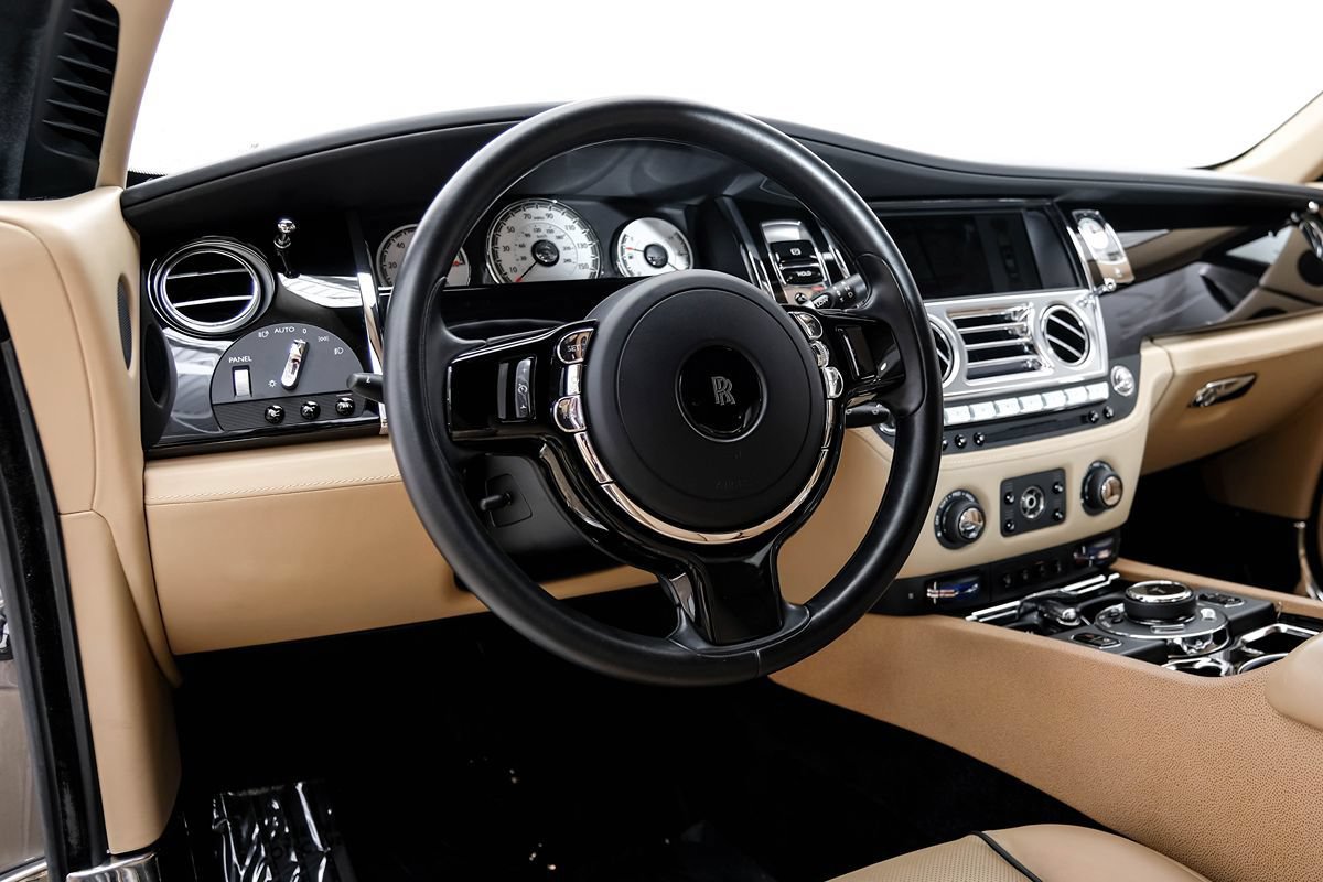 Used 2016 Rolls-Royce Wraith RWD image 3