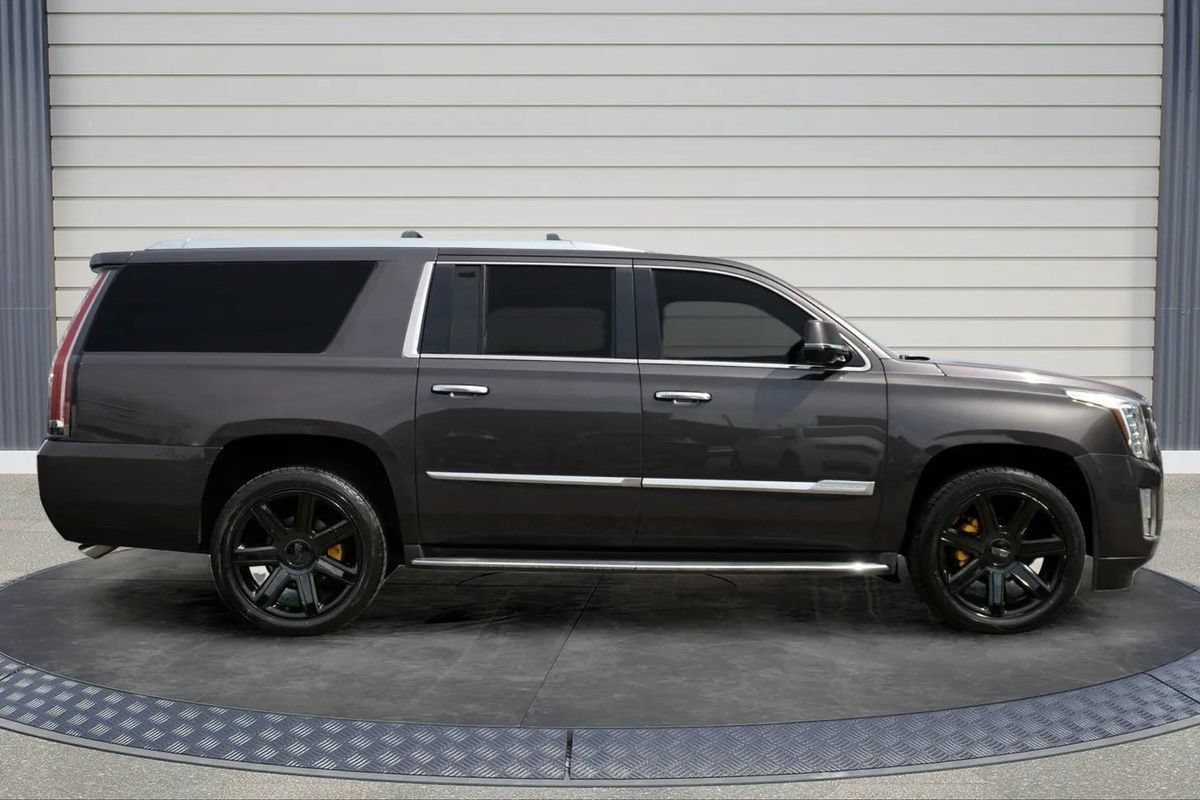 Used 2015 Cadillac Escalade ESV Luxury AWD/4WD image 8