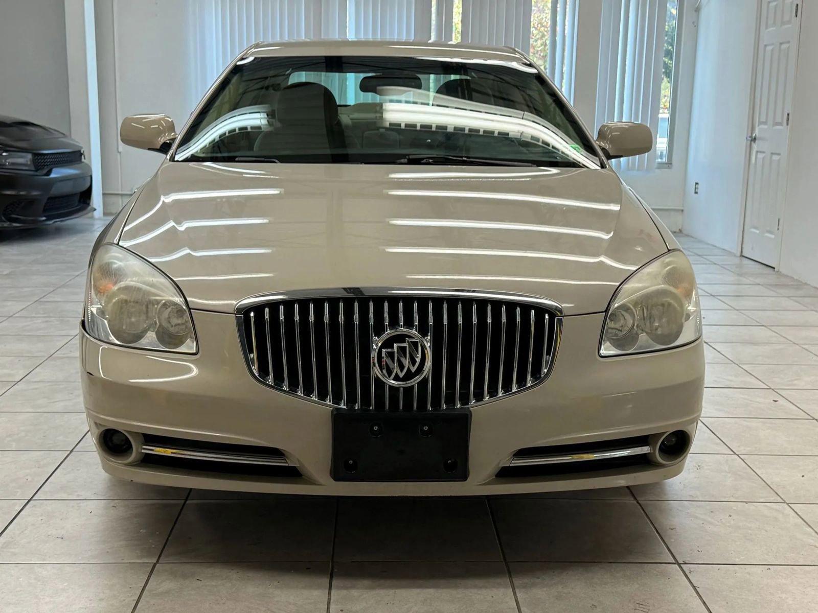 Used 2011 Buick Lucerne CX image 2