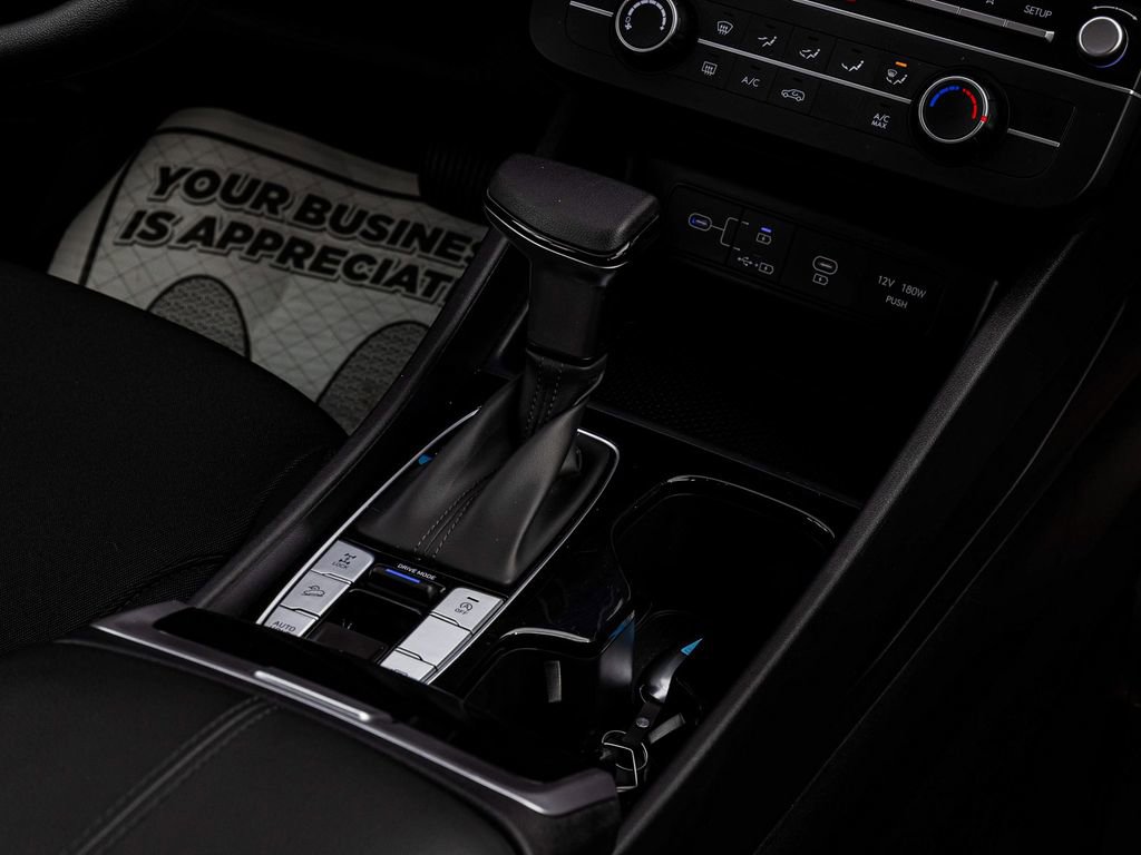 Used 2025 Hyundai Tucson SE AWD/4WD image 26