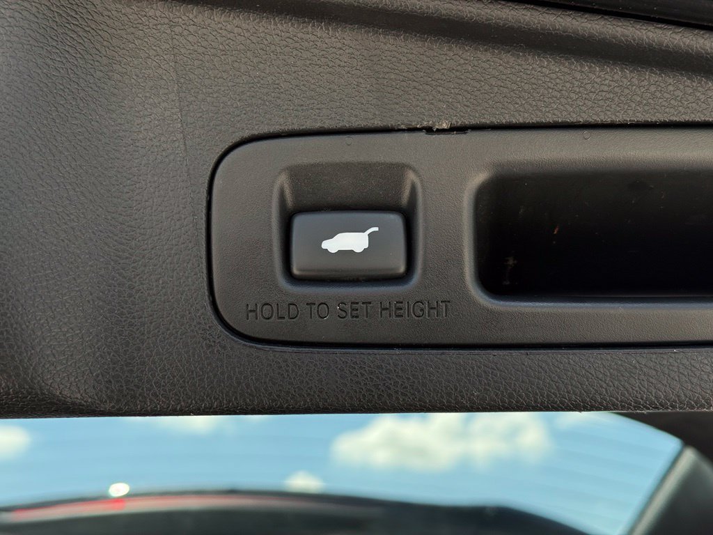 Used 2018 Honda CR-V Touring image 7